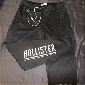 Hollister joggers